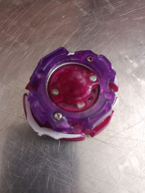 فرفره انفجاری beyblade