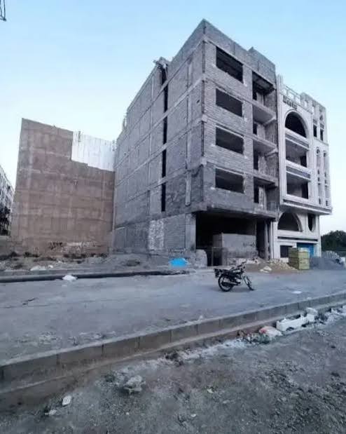 زمین تجاری ۴۰۰ متر نزوه